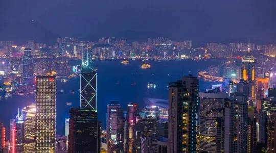 ビクトリアピークからの100万ドルの夜景観賞とビクトリアハーバーの壮大な夜景鑑賞ツアー＜ピークトラム・ビクトリアピーク＞