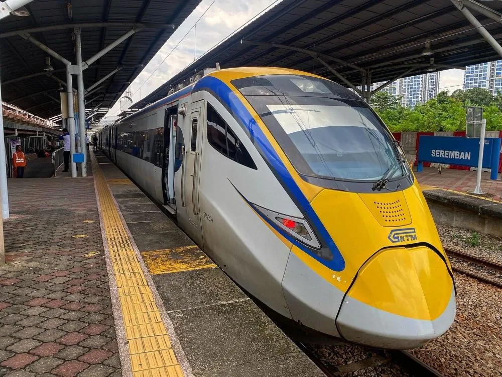 マレー鉄道で行く世界遺産マラッカ観光｜水上モスク観賞つき＜ゆっくり朝出発／1日観光＞（クアラルンプール発）