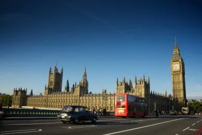 ロンドン発　ロンドン午前市内観光～さくっと徒歩でSDGs観光～大観覧車ロンドンアイチケットの追加も可能