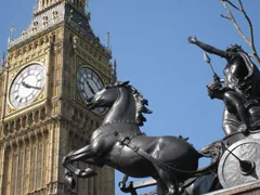 ロンドン発　ロンドン午前市内観光 徒歩＆テムズ河水上ボートでSDGs観光～ロンドン塔入場チケットの追加も可能