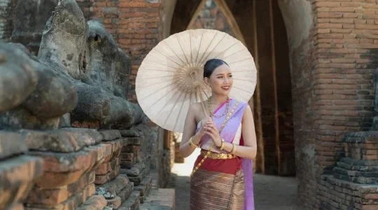 タイ民族衣装レンタル付き！世界遺産アユタヤ遺跡半日観光