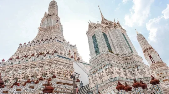 親子旅・大人旅におすすめ♪ ピンクガネーシャ+ワットパクナム+エラワンミュージアム＋ワットアルン