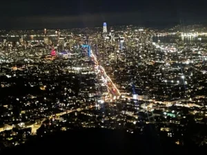 イルミネーション夜景ツアー～トレジャーアイランドやツインピークスの夜景を楽しむ～