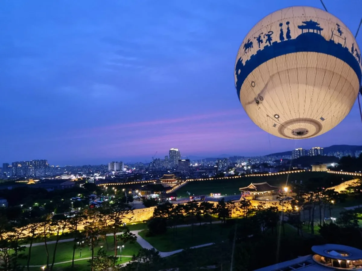 水原ナイトツアー　世界遺産水原華城のライトアップ＋夜景鑑賞＋熱気球「フライング水原」体験！水原王カルビレストランにご案内＜日本語ガイド／明洞往復送迎＞
